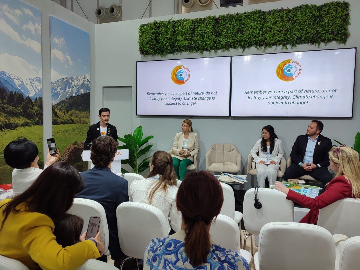 Narek as a youth delegate at COP27 in Egypt